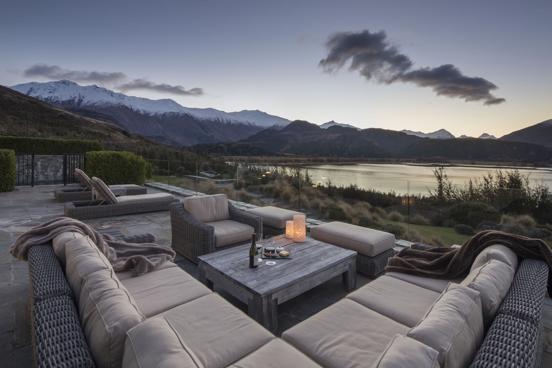 Exclusive Waterfront Private Luxury Vacation Villa Release NZ Wanaka